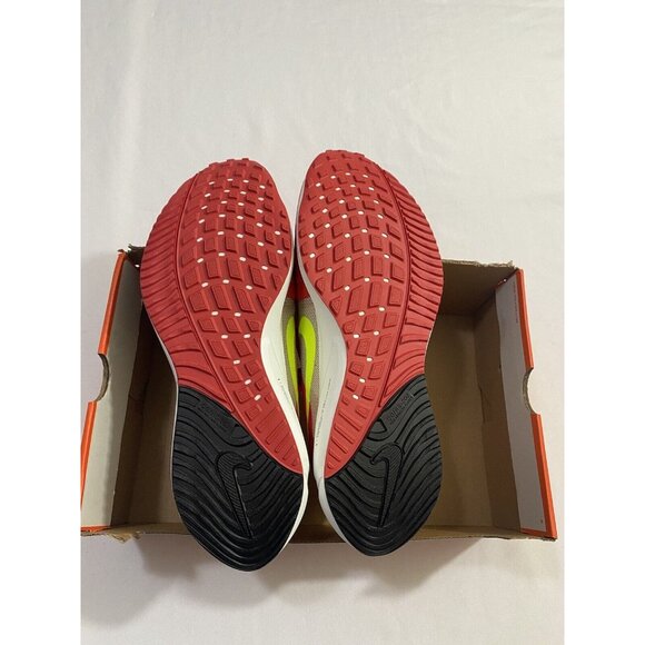 New Mens Size 14 Red Nike Air Zoom Vomero 16 Running Shoes DA7245 600 - Picture 9 of 10